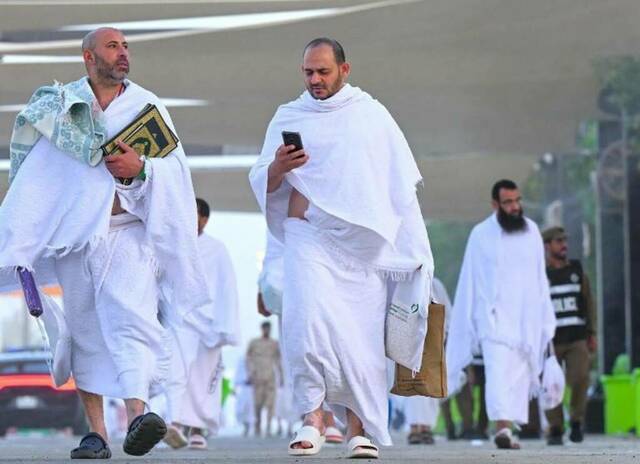 توافد حجاج بيت الله الحرام