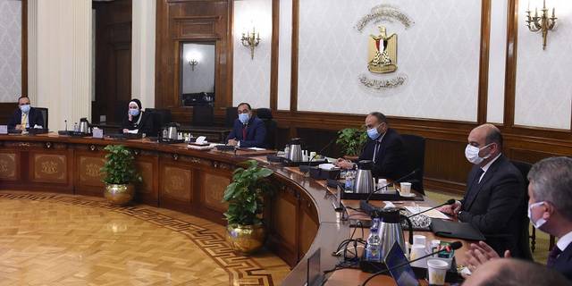 رئيس الوزراء المصري يستعرض عدة مشروعات إنتاجية وصناعية مُقترحة