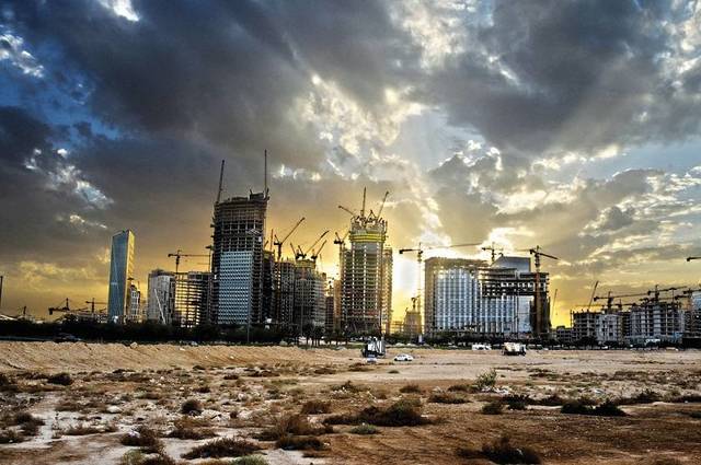 انخفضت الارباح المجمعة للقطاع في الربع الثاني 2015 27% مقارنة بالمماثل من العام الماضي