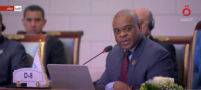 سكرتير عام منظمة الدول الثماني النامية للتعاون الاقتصادي، إيزياكا عبدالقادر إمام