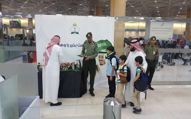 الجوازات السعودية: البصمة شرط لإصدار أو تجديد جوازات السفر للتابعين