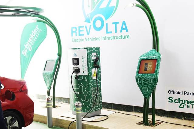 Revolta Egypt to build 300 electric vehicle charging stations by 2020