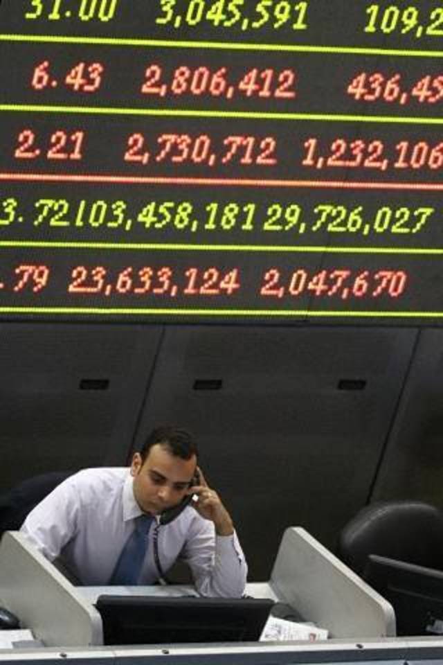 البورصة تهوي دون الـ5200 نقطة بعد قرار التحفظ على أموال 23 رجل أعمال