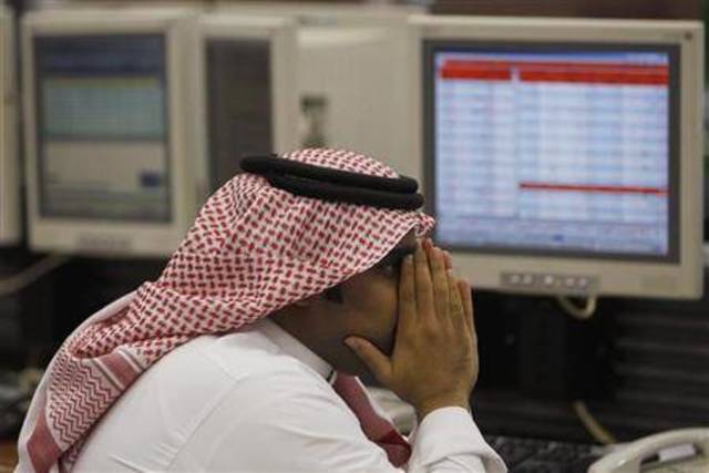 السوق السعودية تزيد من خسائرها عند المنتصف وتتراجع 0.49%
