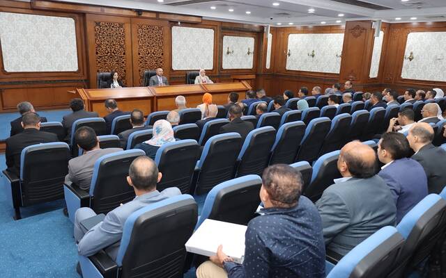 كامل الوزير يبحث مع مستثمري البحيرة تحديات المناطق الصناعية بالمحافظة وسبل حلها