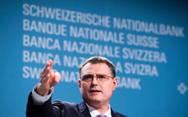 رئيس البنك المركزي السويسري ينفي التلاعب في سعر العملة