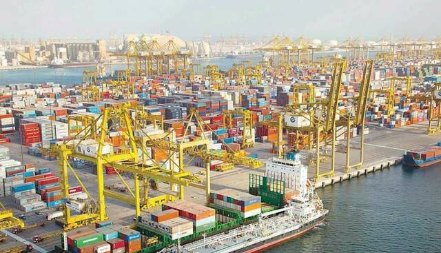 ميناء جبل علي