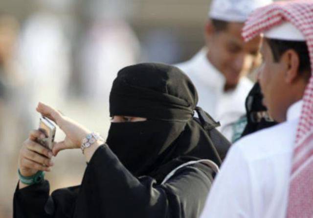 شروط لمشاركة المرأة السعودية في المحافل الدولية:« اللغة».. والشهادة أولاً