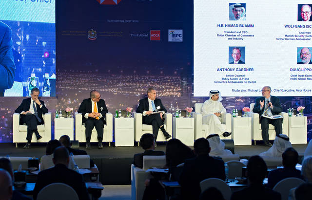 دبي تسعى لتعزيز نمو حركة التدفقات التجارية العالمية