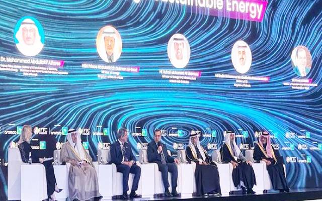 طارق الملا وزير البترول المصري يتوسط وزراء البترول والطاقة في السعودية والبحرين والإمارات والعراق والكويت ضمن فعاليات المؤتمر الدولي للتقنيات البترولية 2022 بالسعودية