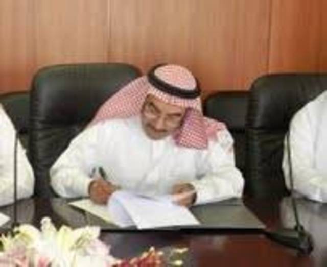 "السعودية للكهرباء" توقع ثلاثة عقود بـ 700 مليون ريال لتعزيز شبكتها في الرياض وجدة والمدائن