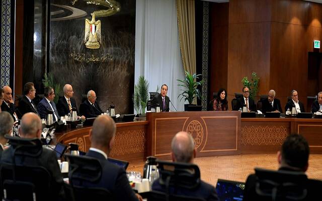 أين تذهب العوائد الدولارية لمصر؟.. رئيس الوزراء يجيب