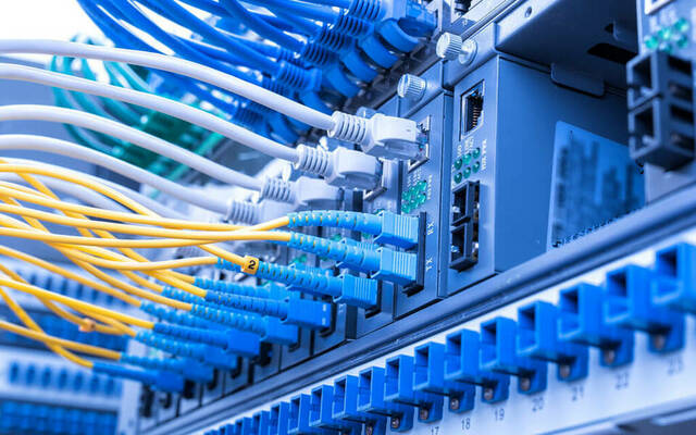 اشتراكات الإنترنت الثابت في عُمان ترتفع 4.6% خلال عام 2023