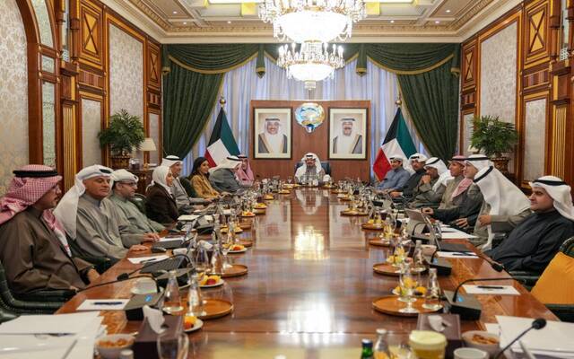 خلال الاجتماع