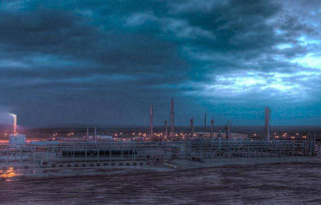 "دانة" يهبط لأدنى مستوياته في أسبوعين بعد تأكيد خفض المصروفات