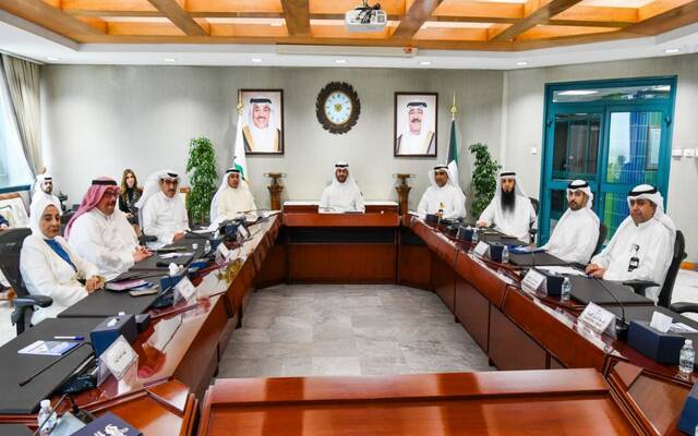 خلال الاجتماع