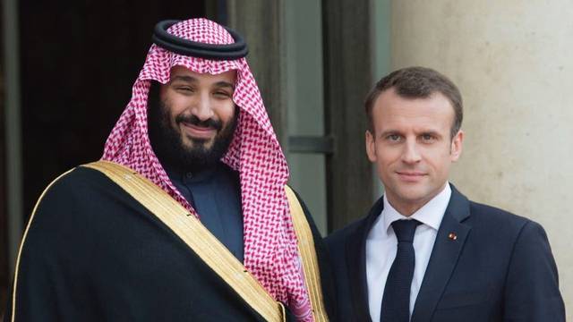ولي العهد يستعرض أهداف مبادرة "السعودية الخضراء" مع الرئيس الفرنسي