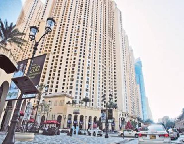 نصف الوافدين ينتقلون إلى الإمارات دون معلومات كافية