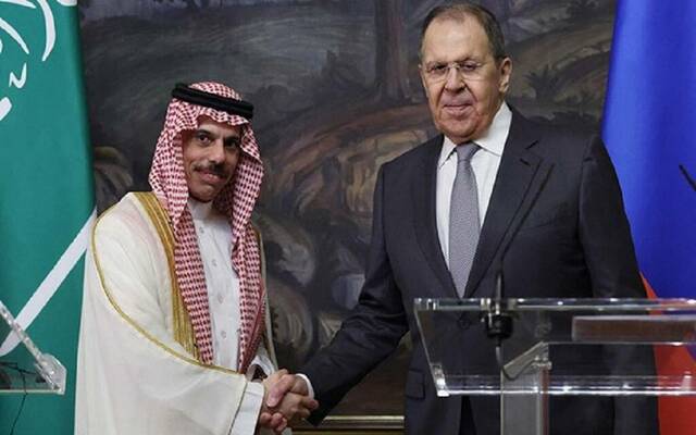 الأمير فيصل بن فرحان بن عبدالله وزير الخارجية ووزير خارجية روسيا الاتحادية سيرجي لافروف