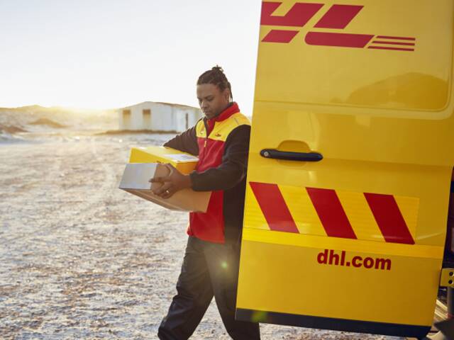 "DHL" تعتزم إغلاق أحد مستودعاتها في كاليفورنيا 