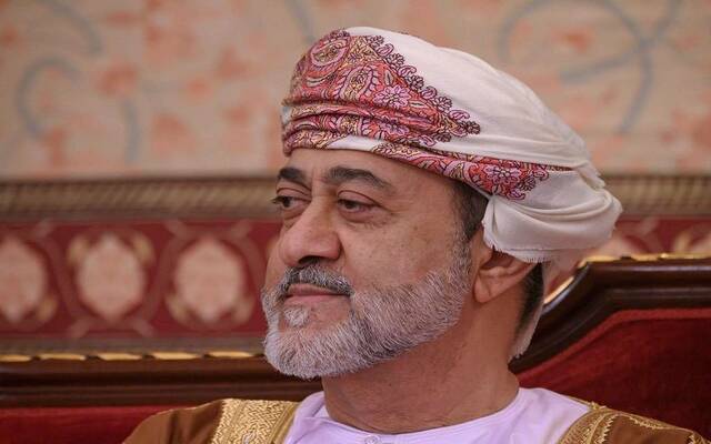 سلطان عمان يصدر 3 مراسيم أحدها لإنشاء "هيئة الخدمات المالية"