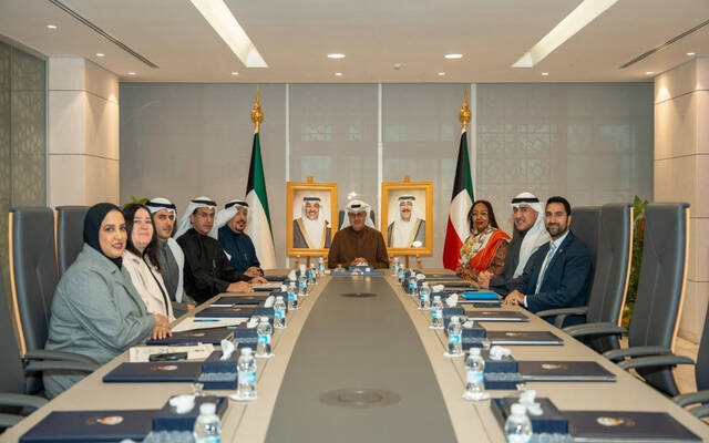 خلال الاجتماع