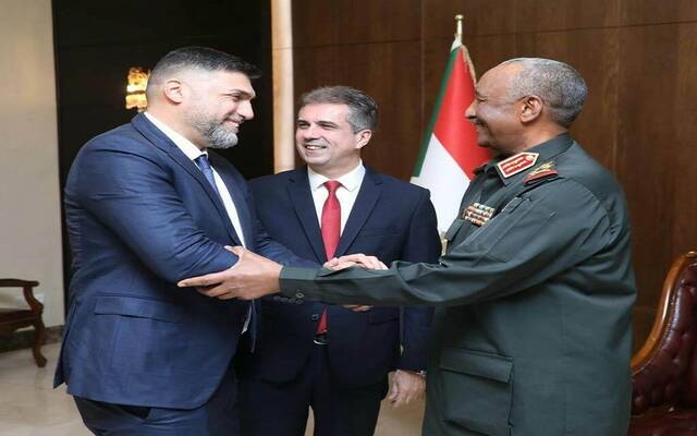 البرهان يبحث تعزيز آفاق التعاون مع إسرائيل في المجالات الاقتصادية والعسكرية