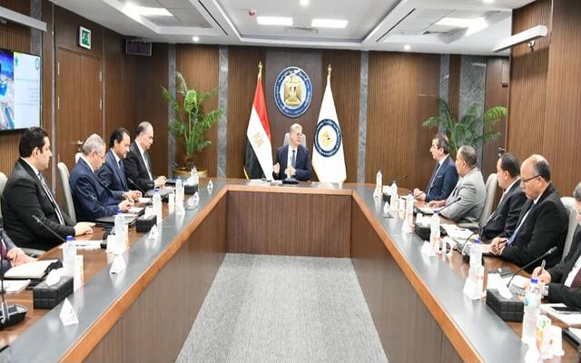 وزير البترول المصري يبحث مع "إيجاس" تحديات صناعة الغاز والعمل على زيادة إنتاجه