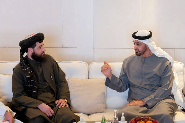 رئيس الإمارات ووزير الدفاع الأفغاني يبحثان تعزيز التعاون