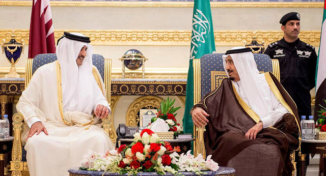 أمير قطر يتلقى دعوة من ملك السعودية لحضور قمتين بمكة