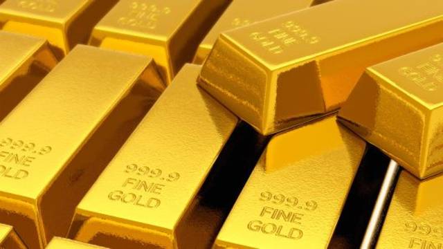 Gold climbs as global recession fears boost safe-haven demand