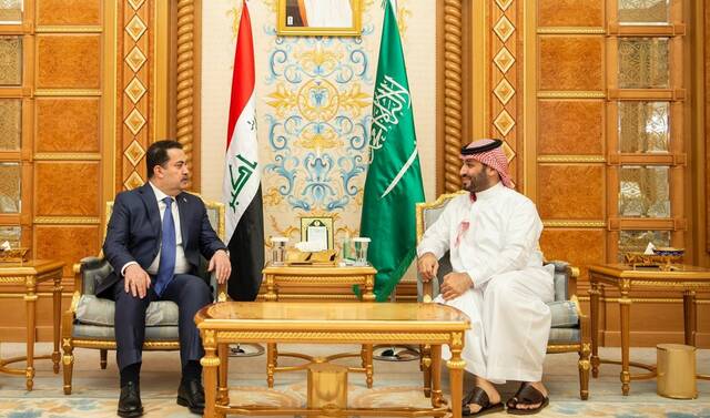 ولي العهد يبحث مع رئيس وزراء العراق سبل تطوير العلاقات بين البلدين