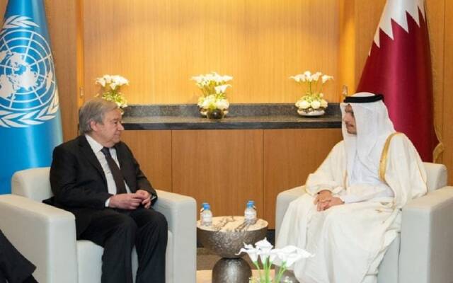 الشيخ محمد بن عبدالرحمن بن جاسم آل ثاني رئيس مجلس الوزراء وزير الخارجية القطري مع أنطونيو غوتيريش، الأمين العام للأمم المتحدة