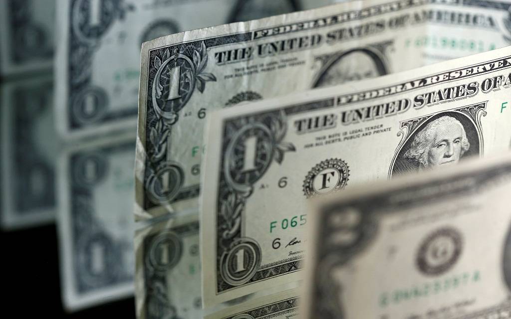 محدث.. الدولار الأمريكي يقلص مكاسبه عالمياً عقب بيانات التضخم