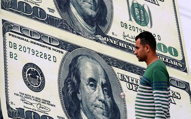 الدولار يقترب من الـ19 جنيهاً في البنوك المصرية