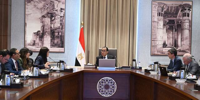 مصر.. رئيس الوزراء يستعرض مع مسؤولي البنك الدولي خطوات تنفيذ وثيقة ملكية الدولة
