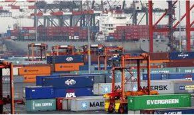 Egypt’s trade balance deficit up 4.3% in Feb