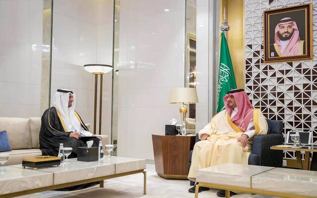 الأمير عبدالعزيز بن سعود يستقبل سفير دولة قطر لدى المملكة