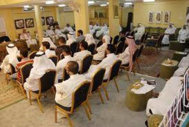 حلقة نقاش حول سبل تفعيل الشراكة بين القطاعين العام والخاص بأبوظبي 