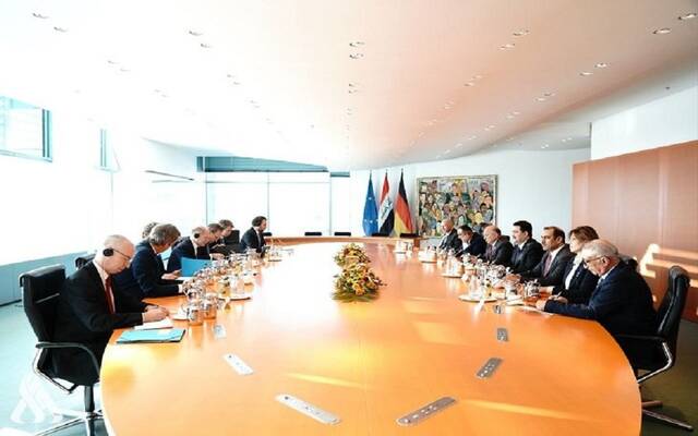 رئيس وزراء العراق والمستشار الألماني يبحثان ملفات الطاقة والطاقة المتجددة
