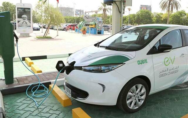 "باركن" الإماراتية تتعاون مع "ديوا" لزيادة أعداد محطات شحن السيارات الكهربائية