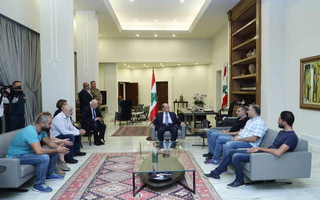 رئيس لبنان يوجه رسالة إلى المتظاهرين..ويعد بإجراءات جديدة
