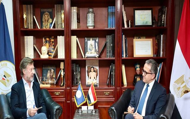 العناني يناقش مع أكور العالمية زيادة استثماراتها الفندقية والسياحية في مصر