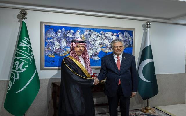 خلاال لقاء وزير الخارجية الأمير فيصل بن فرحان مع نظيره الباكستاني