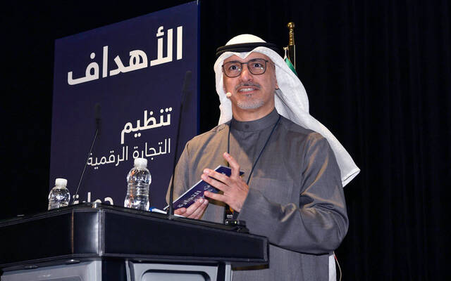 ر وزير التجارة والصناعة الكويتي خليفة العجيل