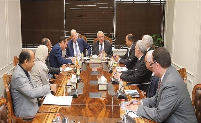 السيد القصير وزير الزراعة واستصلاح الأراضي في مصر يجتمع مع اللواء خالد فودة محافظ جنوب سيناء