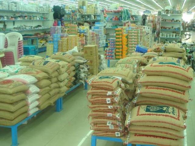 "القابضة" الإماراتية تستحوذ على 50% من شركة "الظاهرة" للإنتاج الغذائي