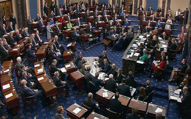 مجلس الشيوخ الأمريكي يقر خطة الموازنة وخفض الضرائب