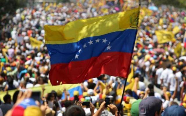 Venezuela plans to launch electronic currency backed by oil and gold 640
