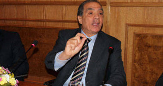   "العقدة" أمام النواب: لم تخرج أى أموال عبر النظام المصرفى منذ الثورة